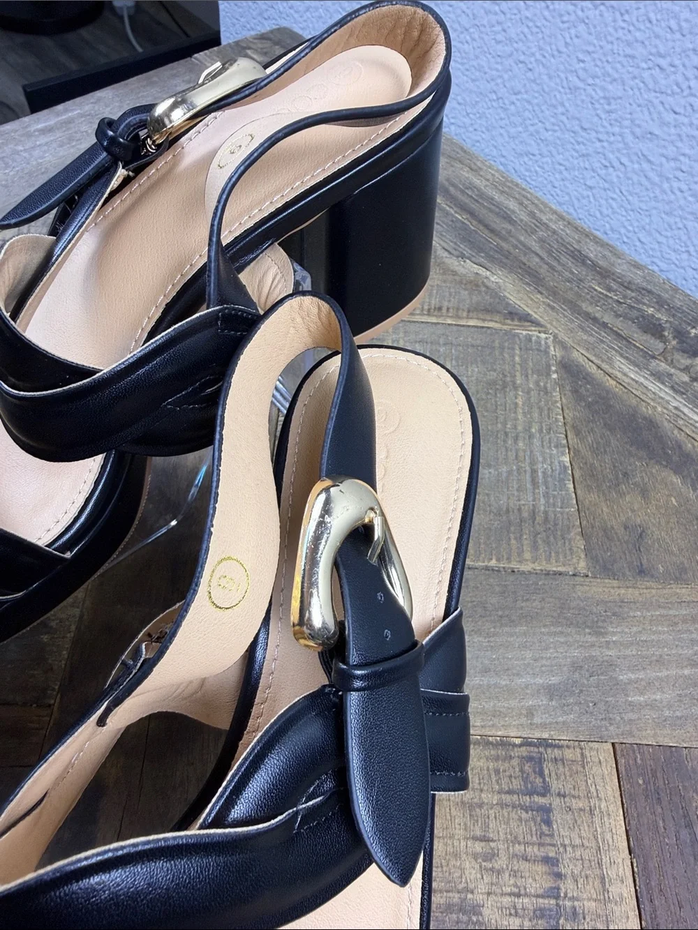 Size 9 Coutgo Black Twisted-Strap Platform Sandals with Chunky Heel